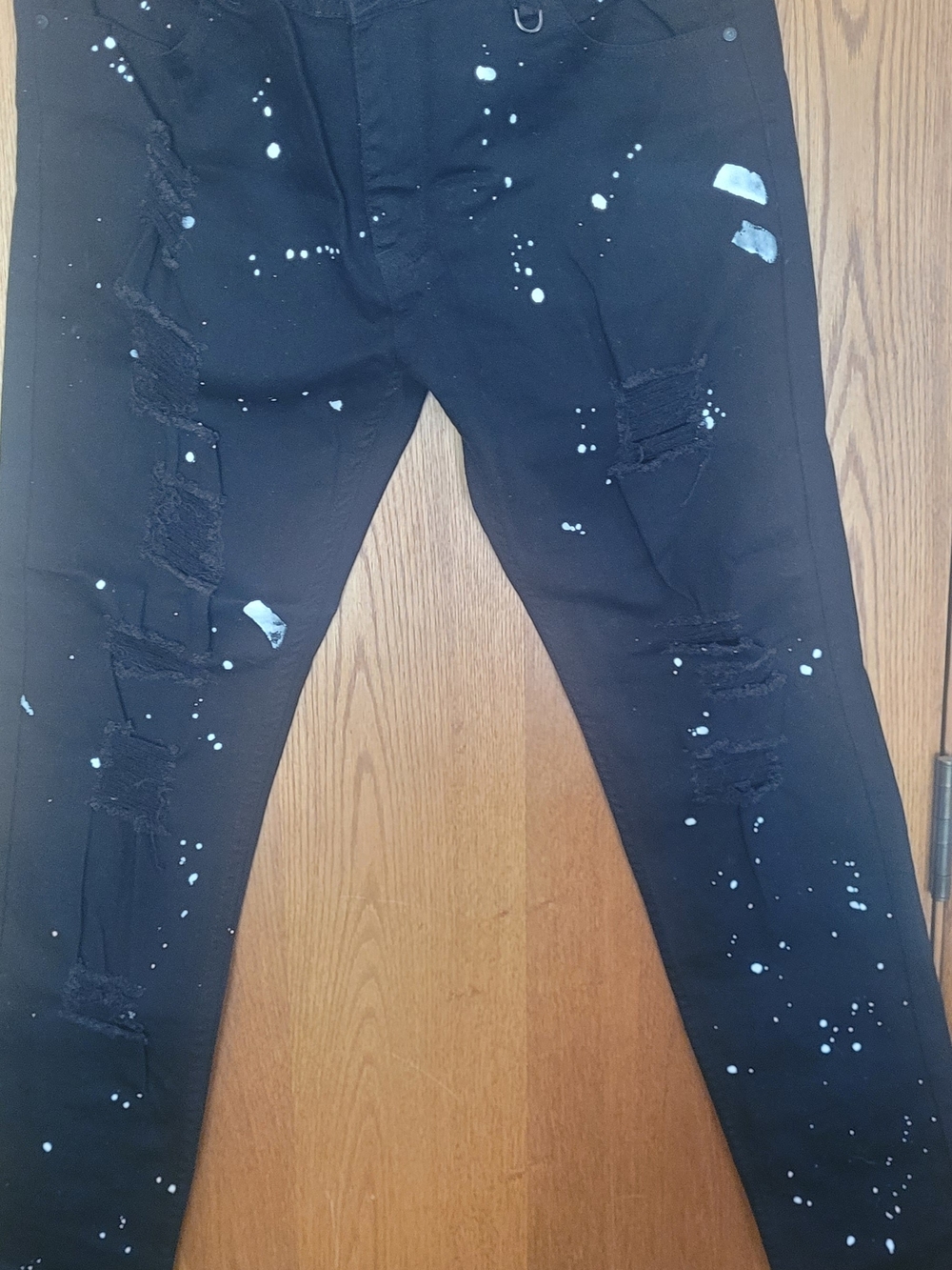 Black Skinny Jeans with Paint-Splatter Distress